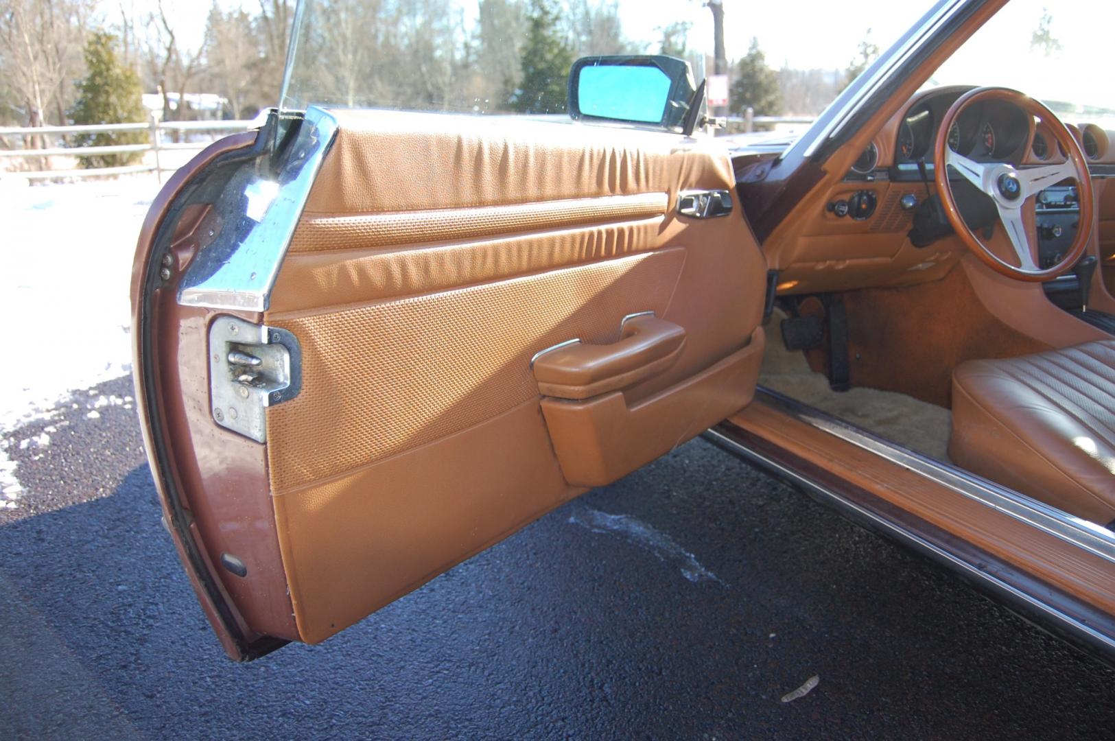 1976 Brown /Brown Leather Mercedes-Benz 450SL (10704412030) with an 4.5L V8 engine, Automatic transmission, located at 6528 Lower York Road, New Hope, PA, 18938, (215) 862-9555, 40.358707, -74.977882 - Here we have a nice 1976 Mercedes 450SL convertible with a 4.5L V8 engine putting power to the rear wheels via an automatic transmission. Some options on this vehicle include brown leather, wood trim, power windows, removable hard top, heat, A/C, AM/FM radio, cruise control, wood steering wheel, 14 - Photo#9